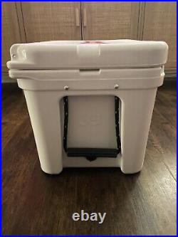 Budweiser Yeti Tundra 35 Cooler Box White