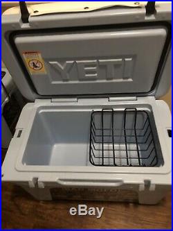 CUSTOM YETI 45qt Cooler with accessory BARELY USED