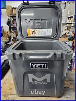 Charcoal YETI Roadie 24 Cooler, removable logo
