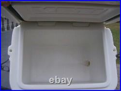 L@@k Yeti Cooler Rare 25 Qt