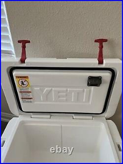 LIMITED EDITION YETI Tundra 45 Cooler Coors Light New RARE