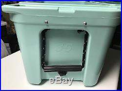Limited Edition Seafoam Yeti Tundra 35 qt Cooler Brand New In Box Sea Foam Green