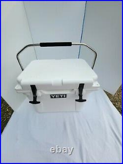 NEW DISCONTINUED WHITE YETI ROADIE 20 COOLER NWT 19x13x14 Travel Golf Boat