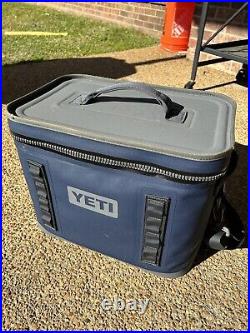 NEW Yeti Hopper Flip 18 Yeti Cooler Navy/Grey