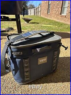 NEW Yeti Hopper Flip 18 Yeti Cooler Navy/Grey