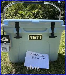 NWT ICE BLUE YETI Roadie 20 Cooler RARE HARD TO FIND-Priority Shipping