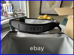 NWT Yeti Hopper Flip 8 Soft Cooler Charcoal (18010130001)