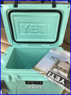 New With Box Authentic Yeti Roadie 20 Cooler Ice Chest Limited Edition Seafoam