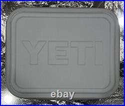 New YETI Hopper Flip 12 Portable Soft Cooler Navy Model GS3130-1