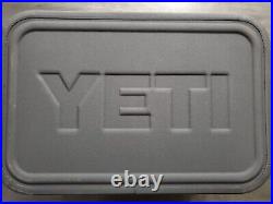 New YETI Hopper Flip 18 Portable Soft Cooler Charcoal Model YHOPFLIP18