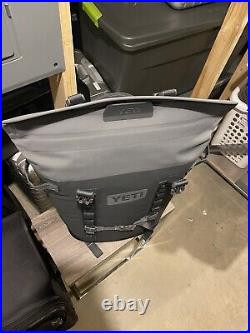 New YETI Hopper M20 Backpack Cooler Charcoal