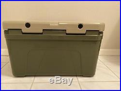 Out Of Production Two Tone Yeti High Country Tundra 45 Cooler -nwt Unregestered