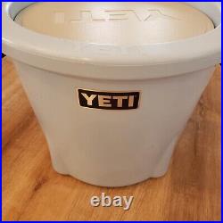 RARE Yeti Tank 45 Limited Edition Blue Ice Box Cooler RETIRED DISCONTINUED