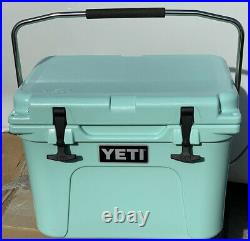 Used YETI ROADIE 20 COOLER SEAFOAM with handle Discontinued RARE VERY NICE