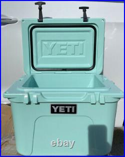 Used YETI ROADIE 20 COOLER SEAFOAM with handle Discontinued RARE VERY NICE