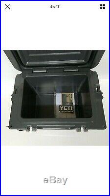 YETI Charcoal Roadie 20 cooler! RARE Hard To find This Limited Edition Color New