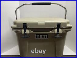 YETI Cooler Roadie 20 Hard Cooler Desert Tan with Handle