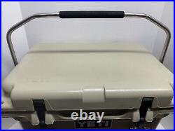 YETI Cooler Roadie 20 Hard Cooler Desert Tan with Handle