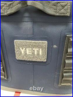 YETI Hopper Flip 12 Portable Cooler NAVY brand new
