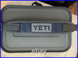 YETI Hopper Flip 18 Portable Soft Cooler Navy Model GS4634-1 BARELY USED