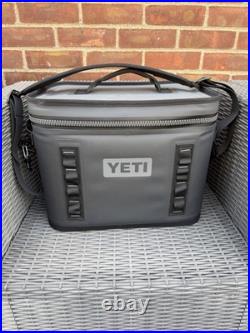 YETI Hopper Flip 18 Soft Cooler / Excellent Condition / Charcoal