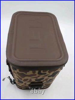 YETI Hopper Flip 8 Soft Cooler Wetlands Camo Missing Strap NEW (#M1-A1)