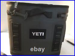 YETI Hopper Flip 8qt Soft Cooler, Charcoal Free Shipping BRAND NEW