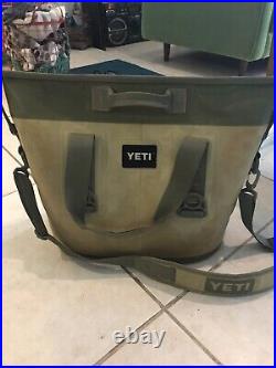 YETI Hopper Two 20 Liter Soft-Sided Cooler Bag Field Tan Blaze Orange Discontinu