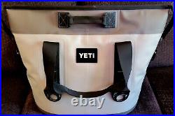 YETI Hopper Two 20 Soft-Sided Cooler Fog Gray/Tahoe Blue Excellent Condition