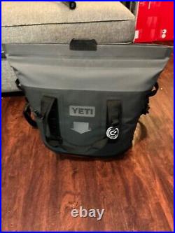 YETI Large Soft Tote 30 gallon SEE DESCRIPTION IN DETAILS