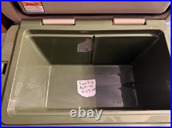 YETI OG Duck Camo Tundra 45 Cooler