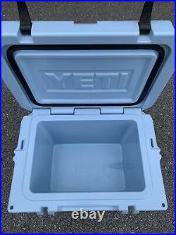 YETI ROADIE 20 COOLER ICE BLUE Discontinued Rare Used