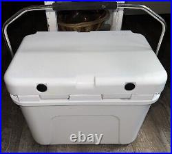 YETI ROADIE 20 Cooler White Used Only A Few Times Bbq Tailgate Discontinued USA