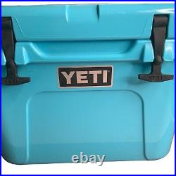 YETI ROADIE 20 REEF BLUE Hard Cooler With Handle Rare Hard To Find