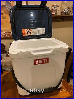 YETI ROADIE 24 CUSTOM COOLER With FOLDS OF HONOR VETERANS RAMBLERS SET With SIDEKICK