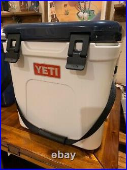 YETI ROADIE 24 CUSTOM COOLER With FOLDS OF HONOR VETERANS RAMBLERS SET With SIDEKICK