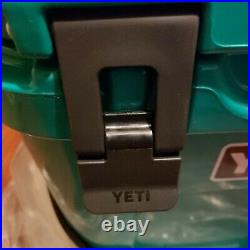 YETI ROADIE 24 HARD COOLER LIMITED EDITION AQUIFER BLUE! New with Tags