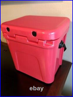 YETI ROADIE 24 Hard Cooler LTD ED/RETIRED COLOR BIMINI PINK STORE DISPLAY COOLER