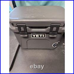 YETI Roadie 15 Cooler Box Charcoal Gray with Drain Included used excellent