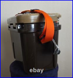 YETI Roadie 15 Hard Cooler WETLANDS BROWN NEW