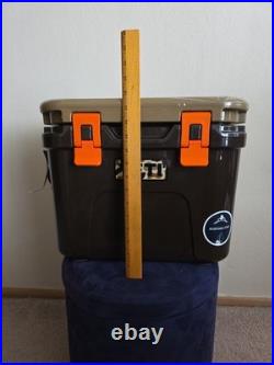 YETI Roadie 15 Hard Cooler WETLANDS BROWN NEW