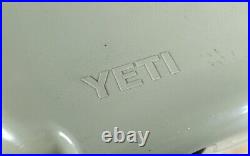 YETI Roadie 20 Cooler Desert Tan Discontinued Color Handle Hard Shell