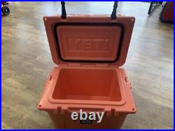 YETI Roadie 20 Cooler With Handle Peach PPSKN (322265)