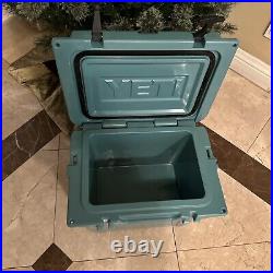 YETI Roadie 20 Cooler With Handle, River Green