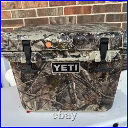 YETI Roadie 20 Hard Cooler Desert Tan with Handle Discontinued