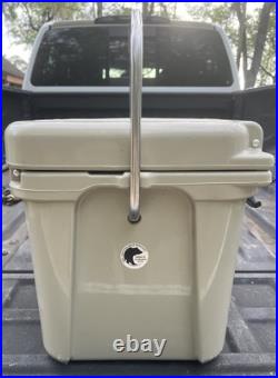 YETI Roadie 20 Hard Cooler Tan with Handle Discontinued YETI Roadie 20 Hard Cooler Tan with Handle Discontinued