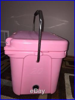 YETI Roadie 20 Qt Cooler Ice Chest PINK NEW with Ball cap Hat NEW IN BOX