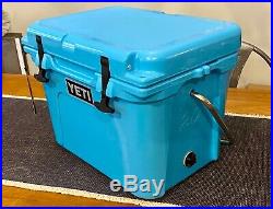 YETI Roadie 20 Reef Blue cooler DISCONTINUED STYLE & COLOR
