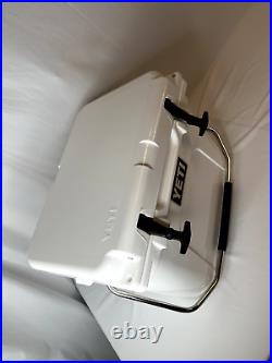 YETI Roadie 20 YR20W White Cooler With Handle Super Strong Design