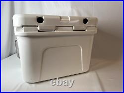 YETI Roadie 20 YR20W White Cooler With Handle Super Strong Design